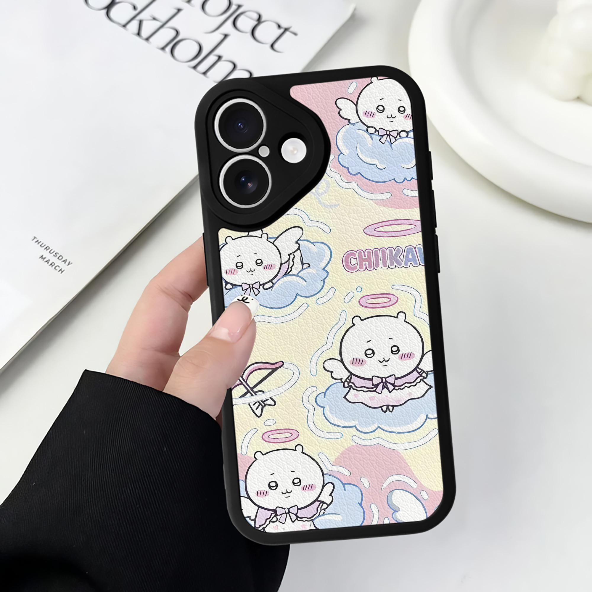 （画像用） ちいかわ Chii-kawa 【iPhone 16シリーズ対応】シリコンスマホケース（レザー調） 材質：シリコン